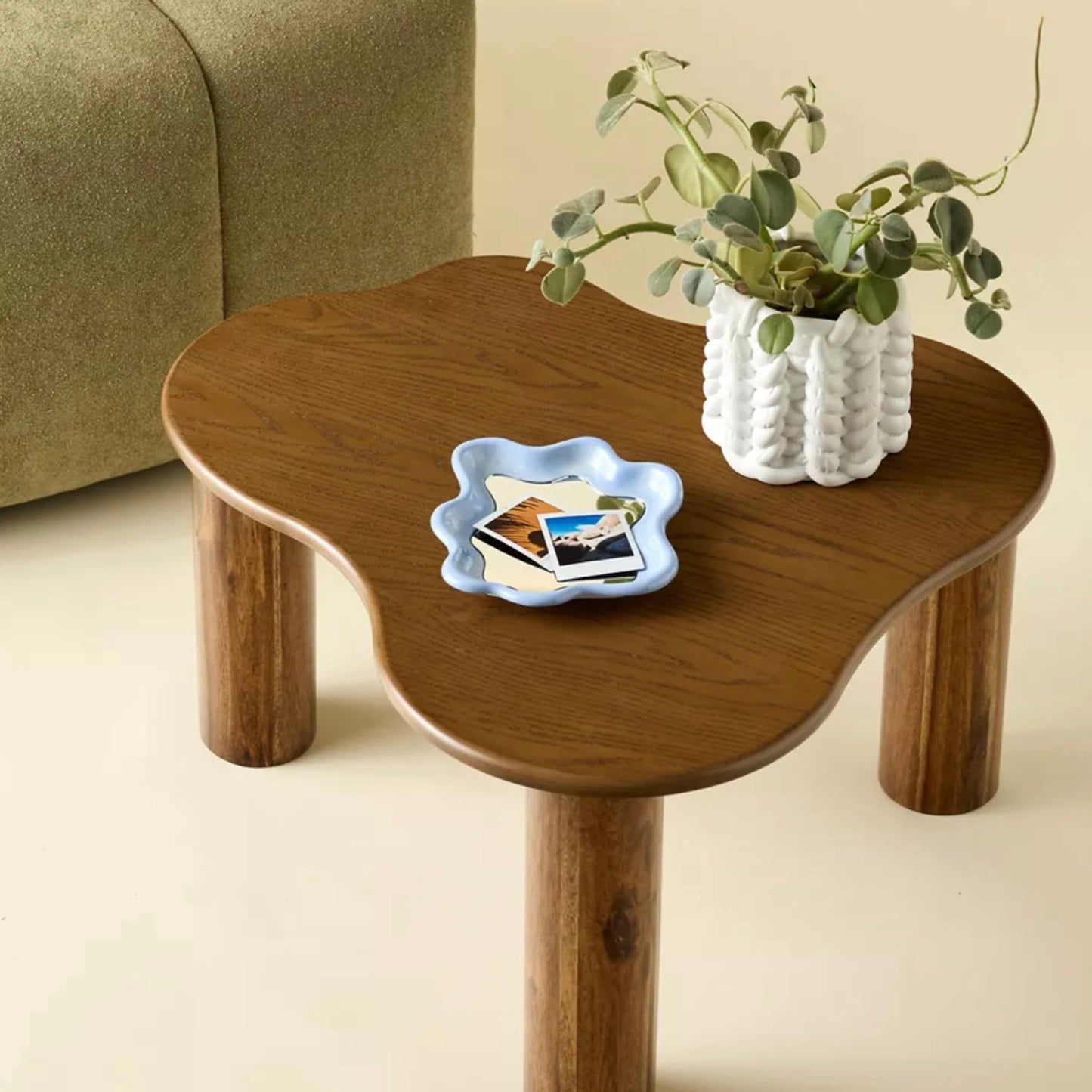 Aura coffee table