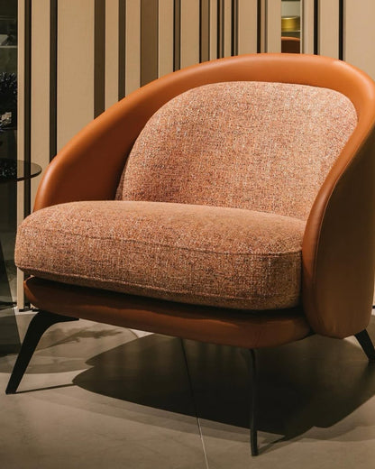 BOUNTY ARM CHAIR